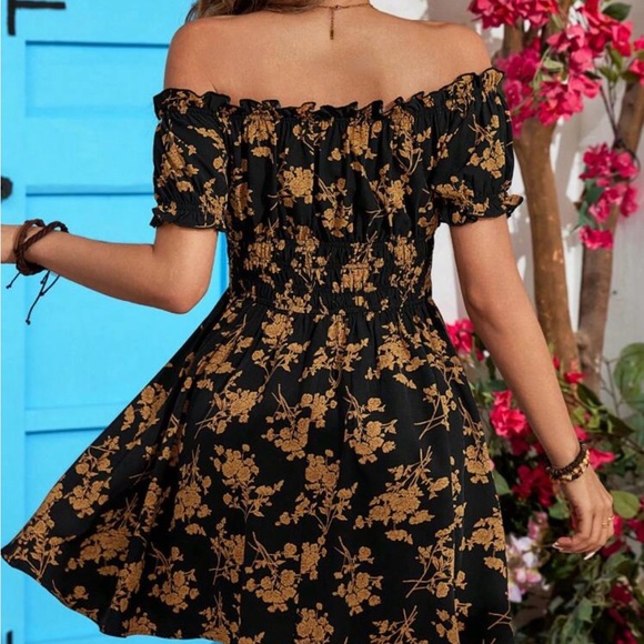 Floral Casual Dress - Picture 2 of 6